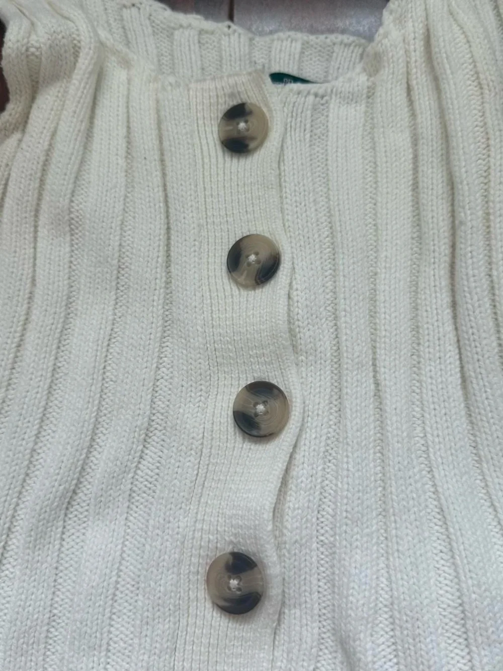 Button-Front Knit Tank Top - Picture 2 of 4